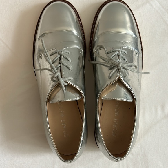 Stuart Weitzman silver lace up oxford loafers with small lug sole - Picture 2 of 6